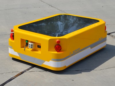 Robot di gestione del carrello di trasferimento automatizzato