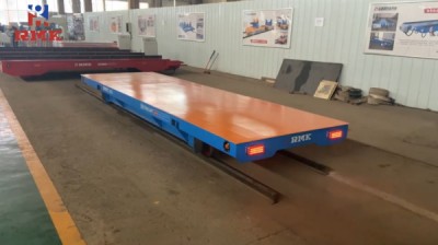 Carrello di trasferimento ferroviario