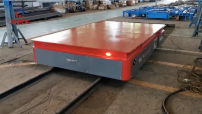 Carrello di trasferimento ferroviario