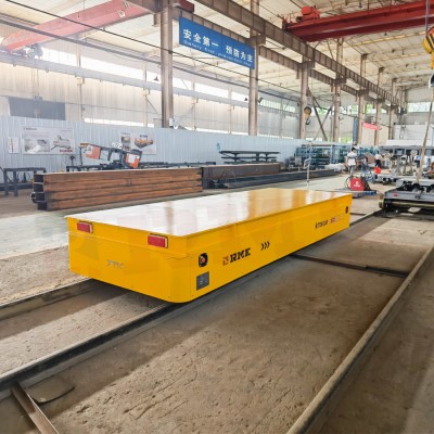 Carrello di trasporto di materiale ferroviario