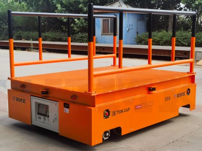 Carrello di trasporto a batteria multipla