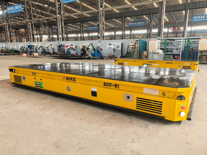 8 tonnellate di AGV a guida laser con pallet di sollevamento
